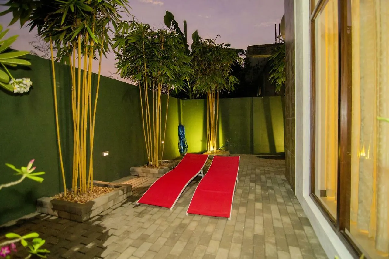 Villa Tyra 尼甘布 0*,