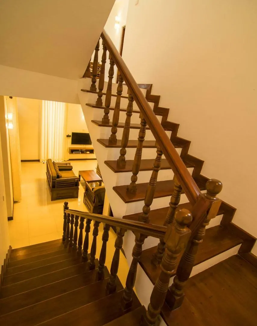 Villa Tyra 尼甘布