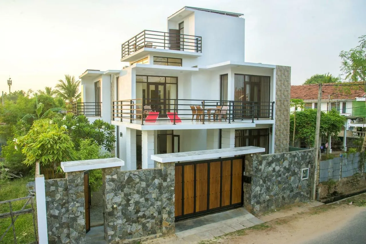 Villa Tyra 尼甘布